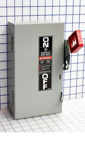 THN3321 - GE 30 Amp Disconnect and Safety Switch